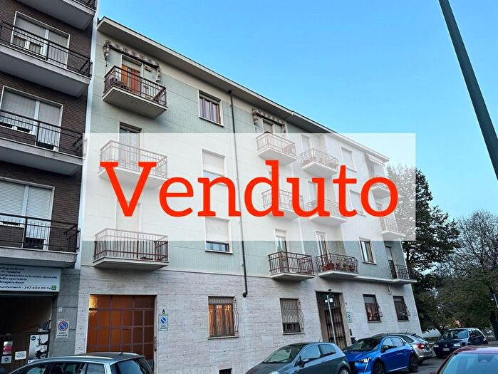 Appartamento trilocale in vendita in Via Gino Lisa, Torino