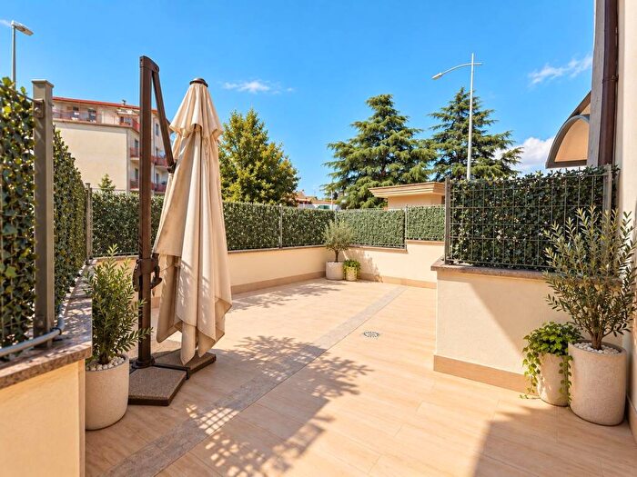 Appartamento trilocale in affitto in Via dei Pioppi, Centro, Colleferro