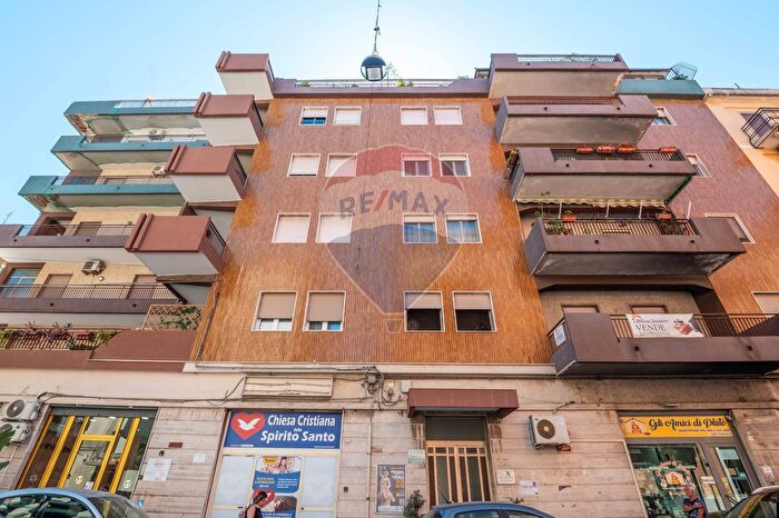 Appartamento con 5 locali in vendita in Viale Zeccchino, Siracusa