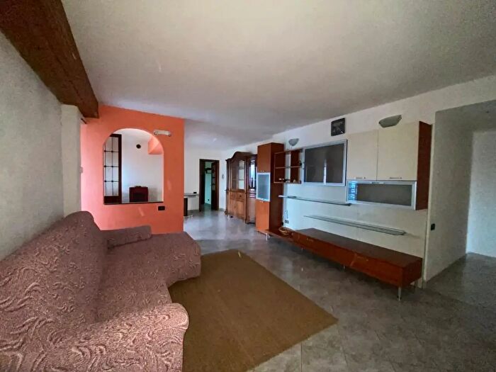 Casa con 5 locali in affitto in Fivizzano