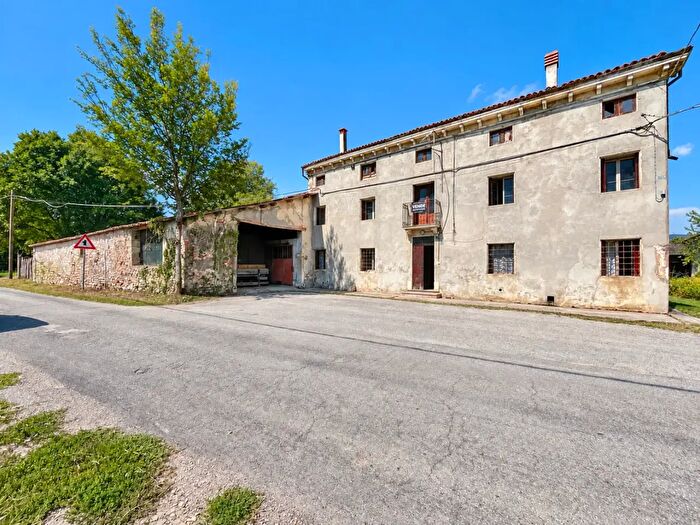 Casa con 6 locali in vendita in Via Mezzana, Barbarano Mossano