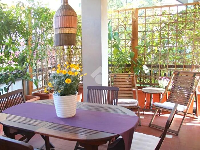 Appartamento con 5 locali in affitto in Via Gino Funaioli, Roma