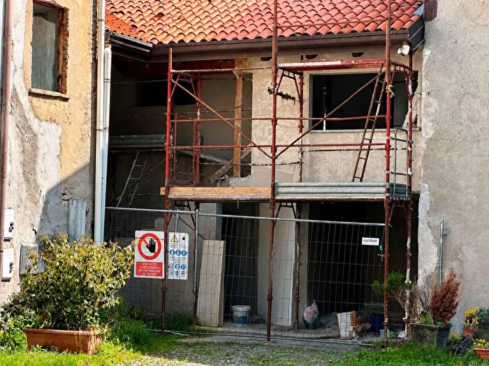 Appartamento bilocale in vendita in Via Roma, Lomazzo