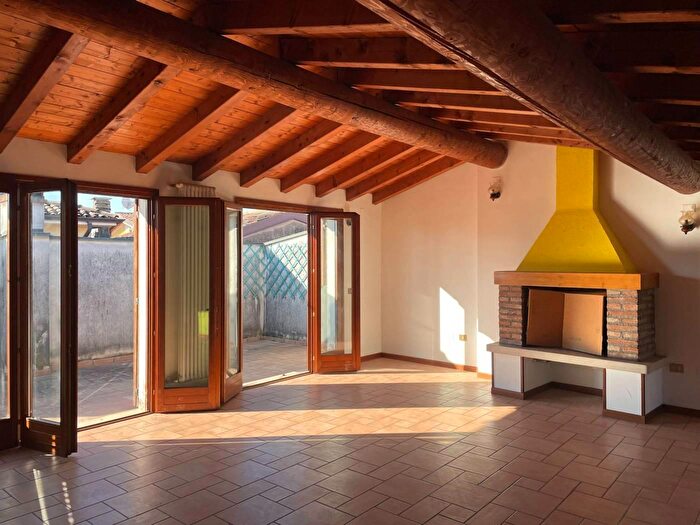 Casa quadrilocale in vendita in Via Pontenove Bedizzole, Bedizzole