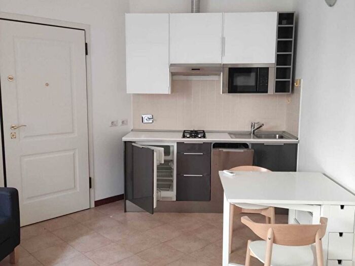 Appartamento monolocale in affitto in Via Nazario Sauro, Centro Storico, Bologna