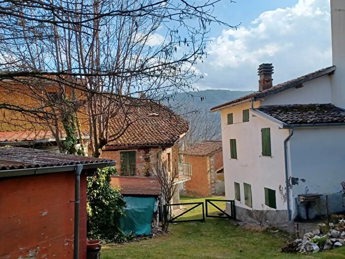Casa trilocale in vendita in Vicolo della Latta, Langhirano