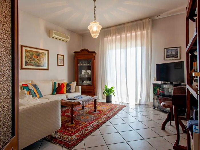 Appartamento trilocale in vendita in Prato