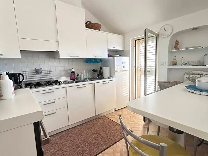 Appartamento quadrilocale in affitto in Francavilla Al Mare