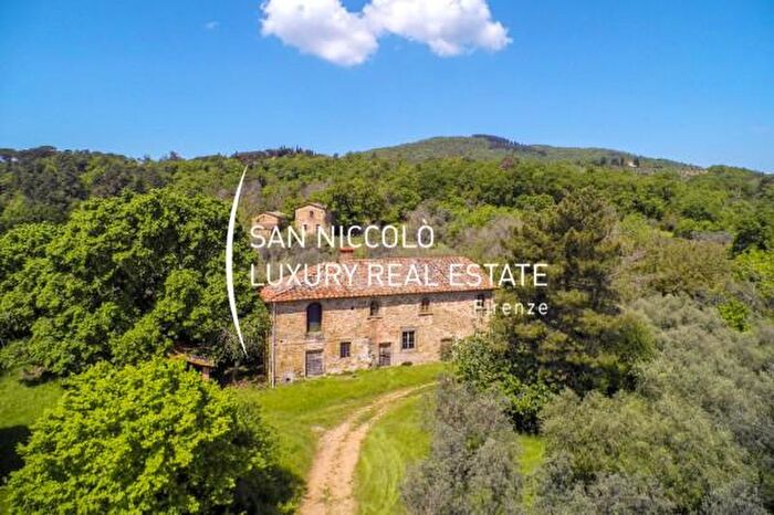 Casa con 6 locali in vendita in Figline e Incisa Valdarno