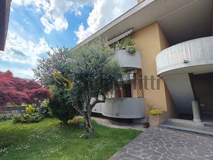 Appartamento trilocale in affitto in Somma Lombardo