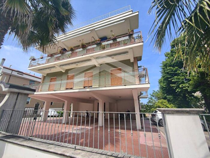 Appartamento trilocale in affitto in Viale Dalmazia, Vasto Marina, Vasto