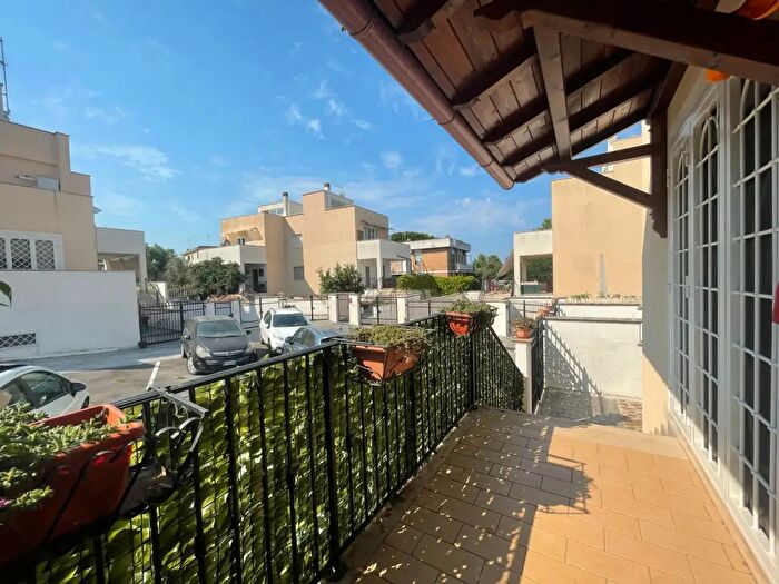 Casa trilocale in vendita in Via Merope, Anzio