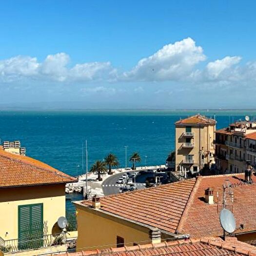 Appartamento trilocale in vendita in Via Francesco Carchidio, Monte Argentario