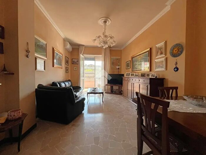 Appartamento trilocale in vendita in Via Mazzini, Carugate