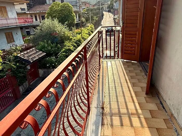 Appartamento quadrilocale in vendita in Via Rossi, Zafferana Etnea