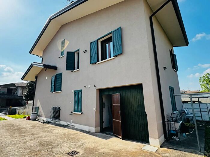 Case in Vendita e in Affitto - 2