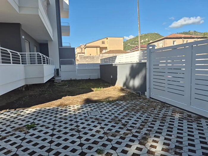 Appartamento trilocale in vendita in Via Porta Rotese, Fisciano