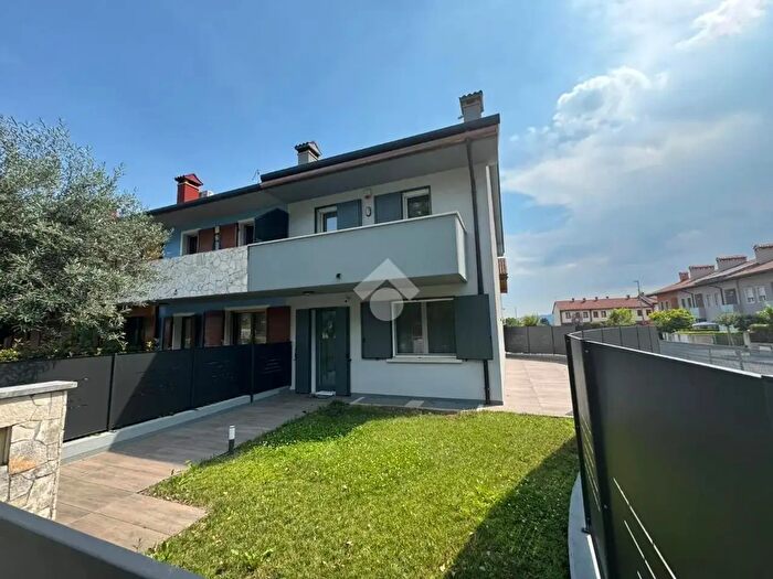Casa con 6 locali in vendita in Via Pag, Zane'