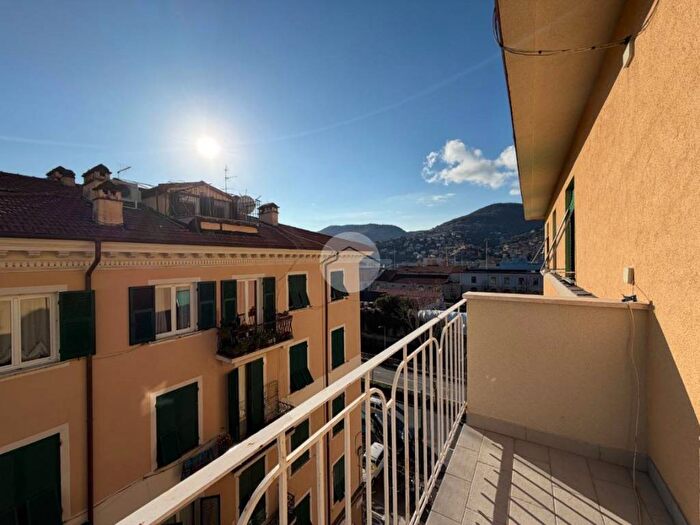 Appartamento quadrilocale in affitto in VIA SANTANTONIO, Centro Storico, La Spezia