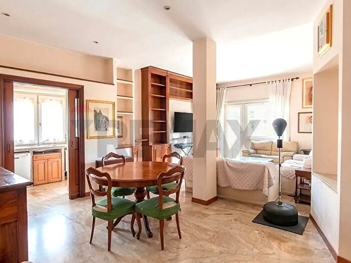 Appartamento quadrilocale in vendita in Roma