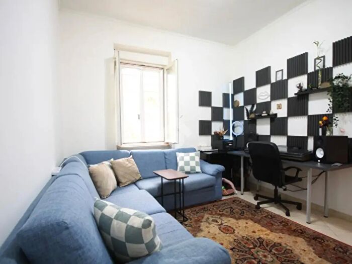 Appartamento bilocale in vendita in Via Capua, Roma