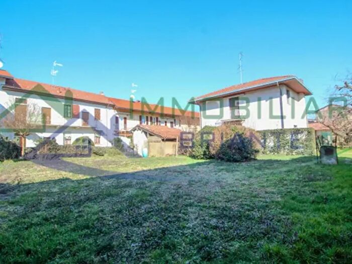 Casa trilocale in vendita in Via San Giorgio, Casorate Sempione