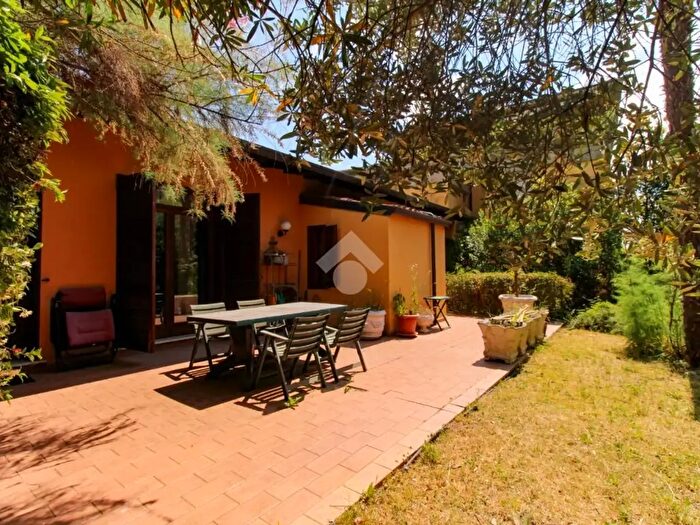 Casa con 7 locali in vendita in Via Valle Fiorita, Gardone Riviera