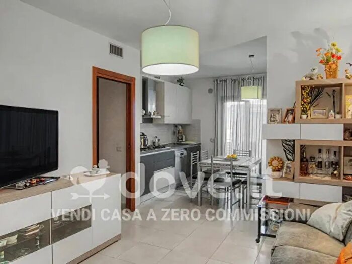 Appartamento trilocale in vendita in Via della Resistenza, Zumpano