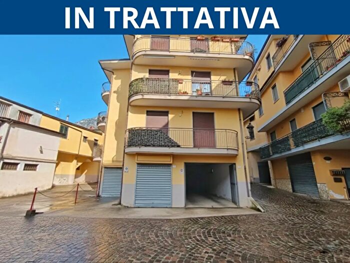 Appartamento quadrilocale in vendita in Via Casarienzo, Solofra