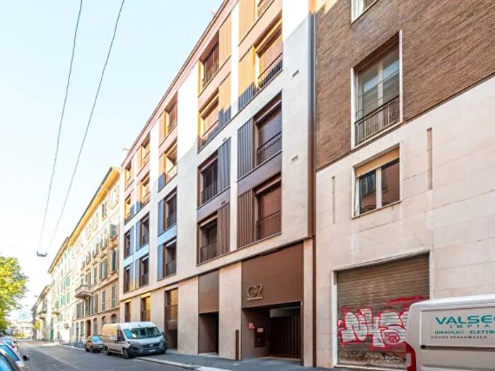 Appartamento trilocale in vendita in Via Pietro Giannone, Milano
