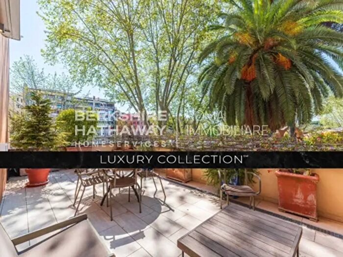 Appartamento trilocale in vendita in Piazza Albania, Roma