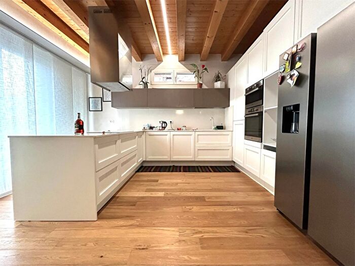 Casa con 6 locali in vendita in Spinea