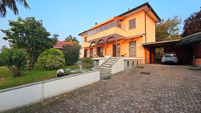 Casa con 8 locali in vendita in Via Primo Maggio, Rivoli