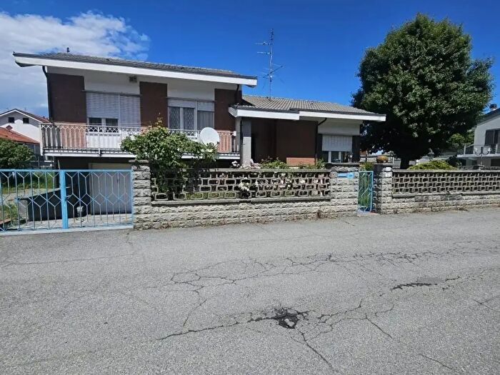 Appartamento con 7 locali in vendita in Via Gobetti, Volpiano