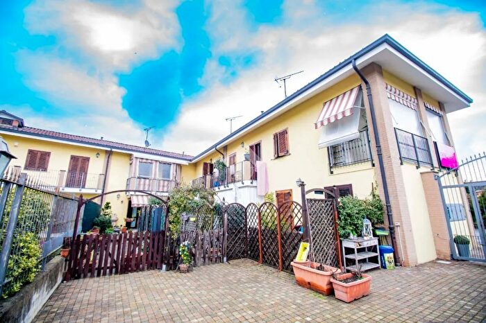 Casa quadrilocale in vendita in Via Piave, Leini