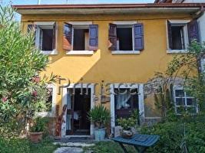 Casa con 5 locali in vendita in Verona
