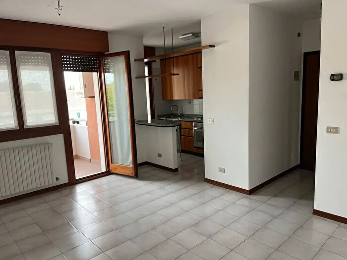 Appartamento bilocale in vendita in Piazza Aldo Moro, Mirano