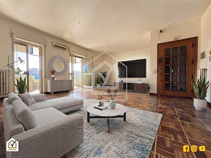 Appartamento con 5 locali in vendita in Via Angelo Bassi, Poggiofranco, Bari