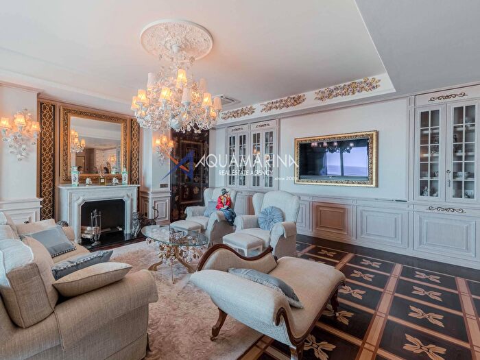 Appartamento quadrilocale in vendita in Corso Regina Margharita, Ospedaletti