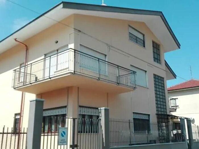 Appartamento bilocale in affitto in Via Alighieri, Beinasco