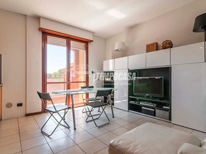 Appartamento bilocale in vendita in Via V Sereni, Gorla Minore