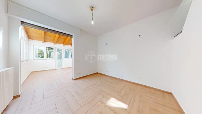 Casa trilocale in vendita in Via degli Oleandri, Milano