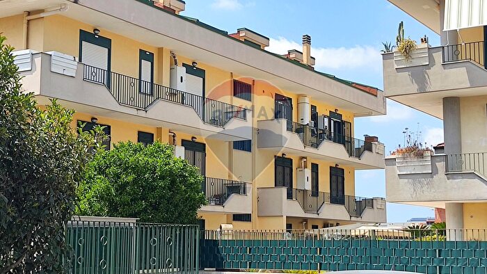 Appartamento con 5 locali in vendita in Via Musone, Casapulla