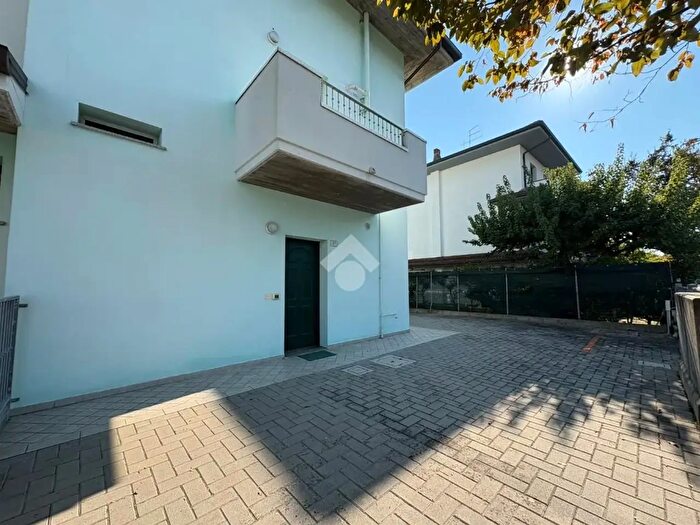 Casa quadrilocale in vendita in Via Domenico Cimarosa, Gatteo