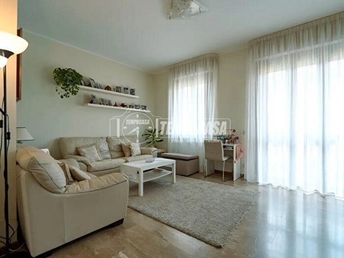 Appartamento trilocale in vendita in Via Orazio Sammachini, Cremona