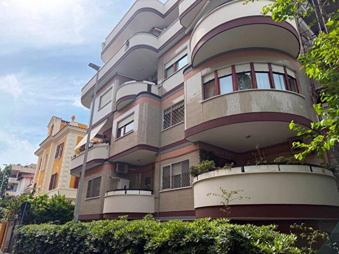 Appartamento trilocale in affitto in Via dei Lucilii, Ostia Levante, Roma