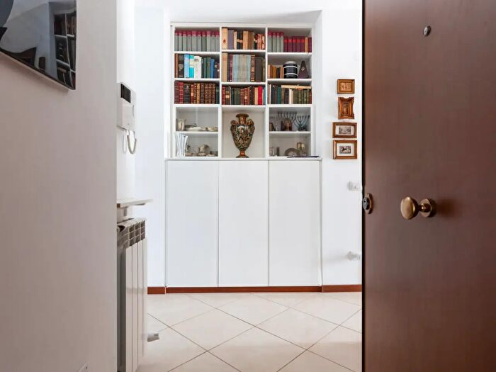 Appartamento trilocale in vendita in Via Enzo Martinelli, Roma