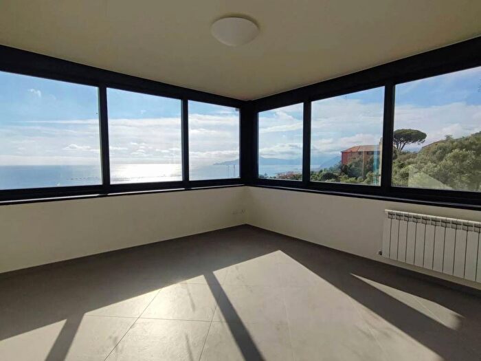 Appartamento quadrilocale in affitto in Salita Centaura No Number, Centro, Lavagna