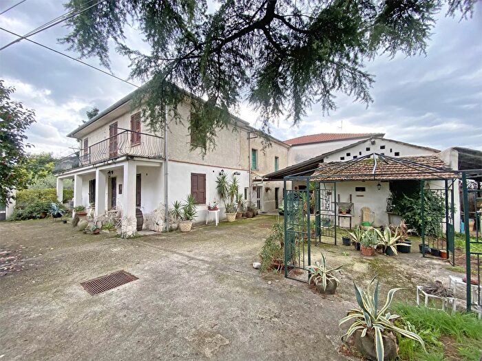 Casa con 7 locali in vendita in Sora