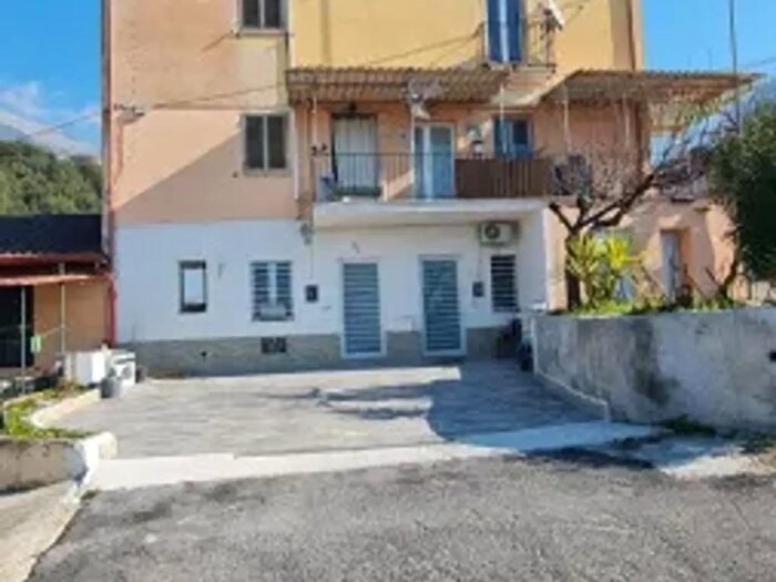 Appartamento bilocale in affitto in Via Vallicella, Piedimonte San Germano